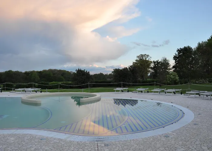 Relais Bella Rosina Pool&Spa